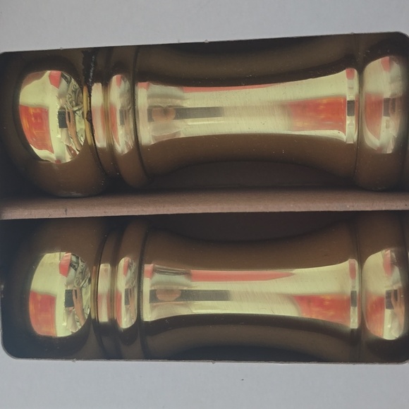 Williams Sonoma Gold Salt & Pepper Shakers,Color Brass, Retail Price $249.95US - Picture 6 of 11